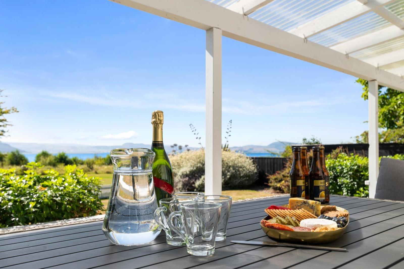 Ngongotaha Lakeside Home Rotorua Ngoại thất bức ảnh