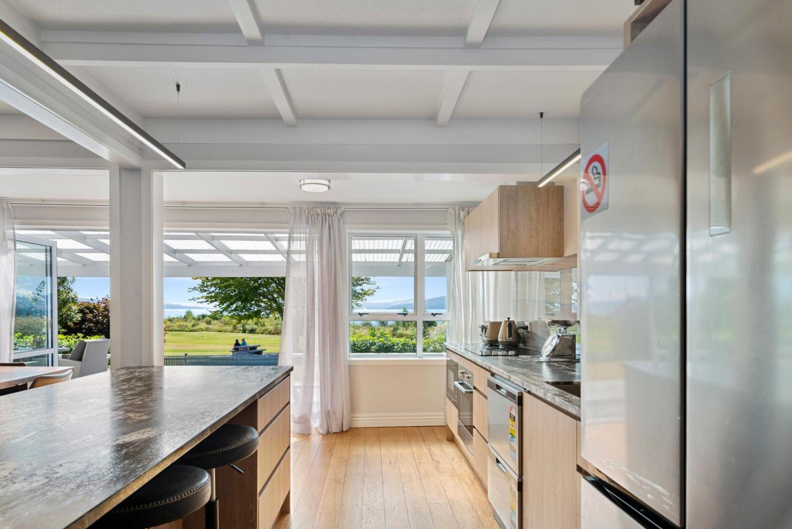 Ngongotaha Lakeside Home Rotorua Ngoại thất bức ảnh