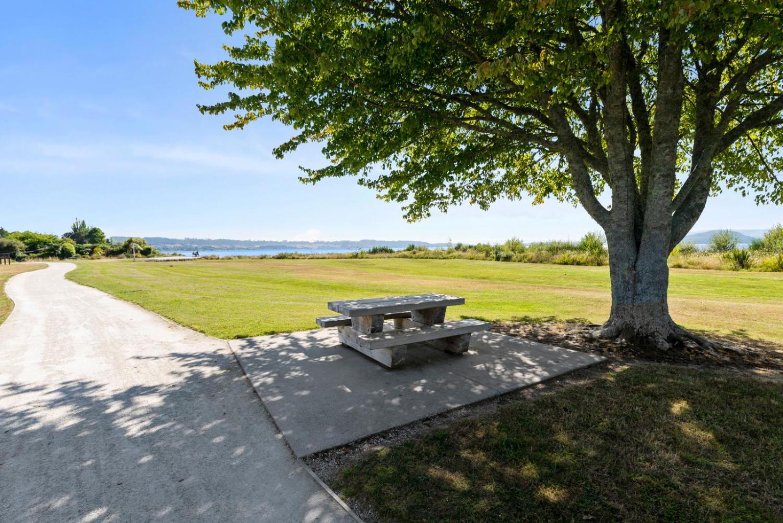 Ngongotaha Lakeside Home Rotorua Ngoại thất bức ảnh